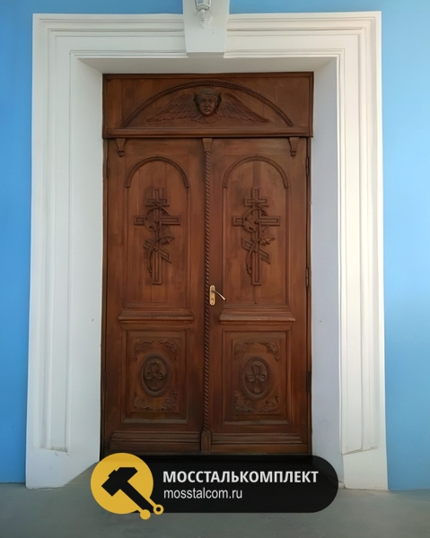 Дверь с резьбой на заказ