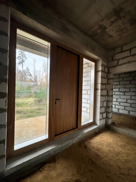 Дверь с боковыми стеклами