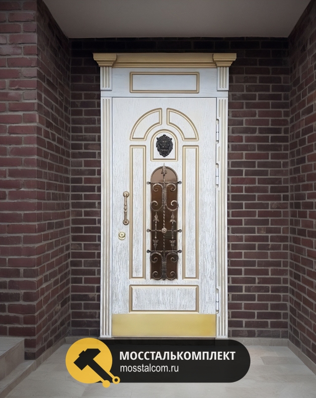 Установленная дверь